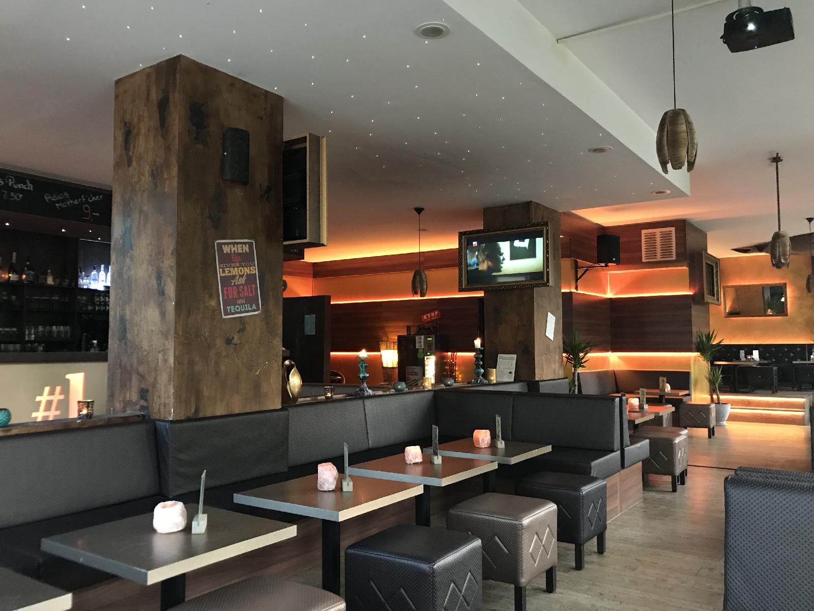 1 Lounge & Bar