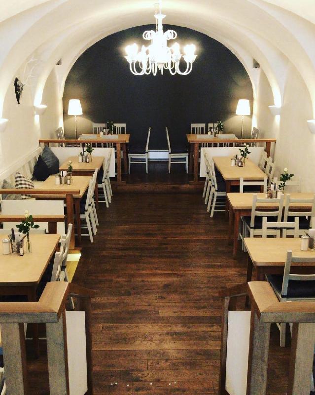Cafe, Restaurant & Bar Lindl